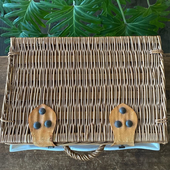 Vintage French Country Wicker Splint Wood Picnic Basket w/ Handle Leather Straps - Picture 12 of 13